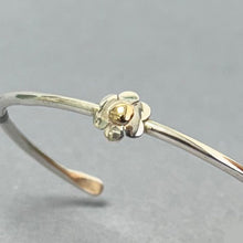 Load image into Gallery viewer, Silver bangle - Sunflower detail.