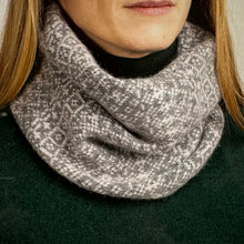 Load image into Gallery viewer, Fair Isle Snood. Pale grey and white.