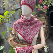 Load image into Gallery viewer, Triangular snood - 8