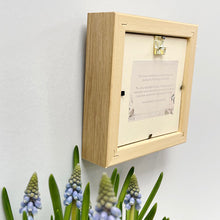 Load image into Gallery viewer, Bumble Bee picture (oak)