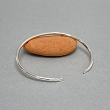Load image into Gallery viewer, Open silver bangle - textured