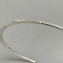 Load image into Gallery viewer, Open silver bangle - textured