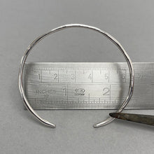 Load image into Gallery viewer, Open silver bangle - dot and line