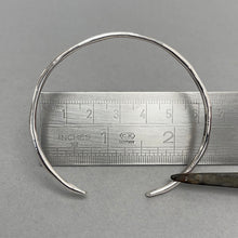 Load image into Gallery viewer, Open silver bangle - dots