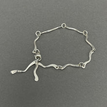 Load image into Gallery viewer, Silver wave link chain bracelet