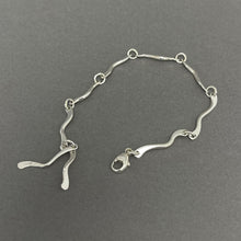 Load image into Gallery viewer, Silver wave link chain bracelet