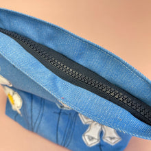 Load image into Gallery viewer, Large wash/makeup bag- flowers