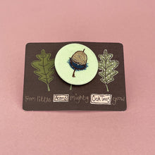 Load image into Gallery viewer, Appliqué badge - acorn