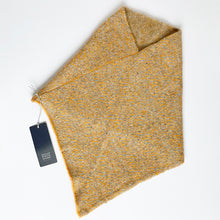 Load image into Gallery viewer, Triangular snood - 5
