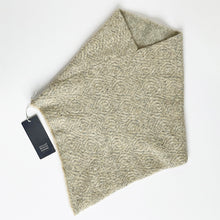 Load image into Gallery viewer, Triangular snood - 2