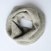 Load image into Gallery viewer, Triangular snood - 2