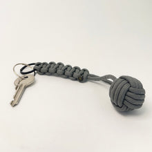 Load image into Gallery viewer, Paracord keyring - 8