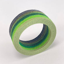 Load image into Gallery viewer, Felt disk bangle - green