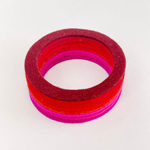 Load image into Gallery viewer, Felt disk bangle - red