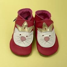Load image into Gallery viewer, Baby Shoes - cat with crown
