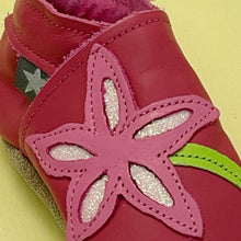 Load image into Gallery viewer, Baby Shoes - Pink flower