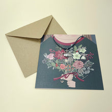 Load image into Gallery viewer, Card with bee necklace 2