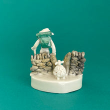 Load image into Gallery viewer, Ceramic sculpture - rambler