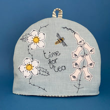 Load image into Gallery viewer, Tea Cosy - flowers