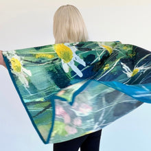 Load image into Gallery viewer, Large silk scarf - Daisy