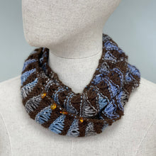 Load image into Gallery viewer, Danish necklet with amber - 2