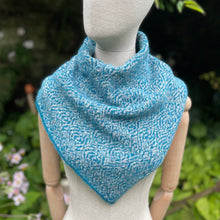 Load image into Gallery viewer, Triangular snood - 15