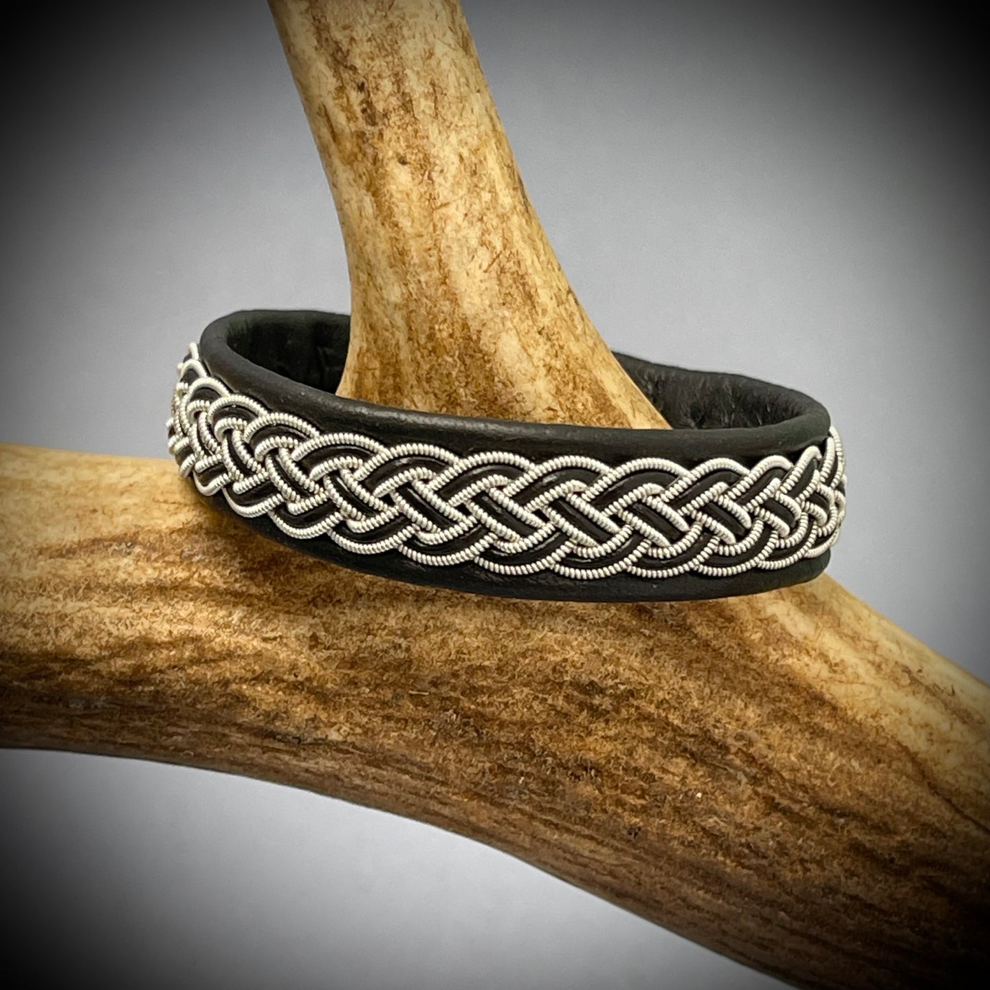 Sámi traditional bracelet 2