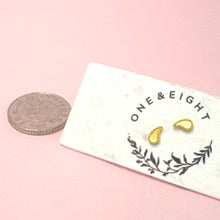 Load image into Gallery viewer, Teardrop stud earrings
