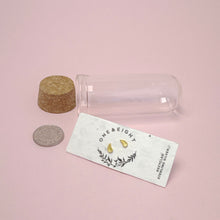 Load image into Gallery viewer, Teardrop stud earrings
