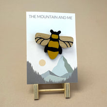 Load image into Gallery viewer, Wooden Brooch - bee
