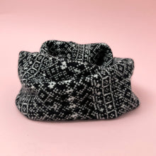 Load image into Gallery viewer, Fair Isle Snood. Black and white.
