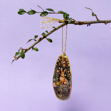 Load image into Gallery viewer, Oyster shell wall hanging - William Morris rabbit
