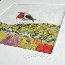 Load image into Gallery viewer, Nuno Felt picture - robin
