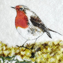 Load image into Gallery viewer, Nuno Felt picture - robin
