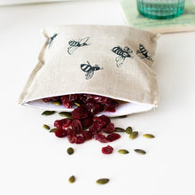 Load image into Gallery viewer, Reusable linen snack bag - natural bee
