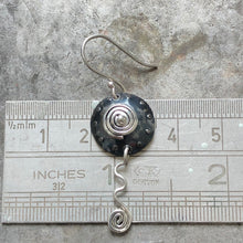 Load image into Gallery viewer, Hammered drop earrings
