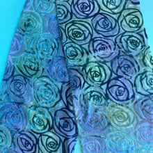 Load image into Gallery viewer, Devoré Scarf - J
