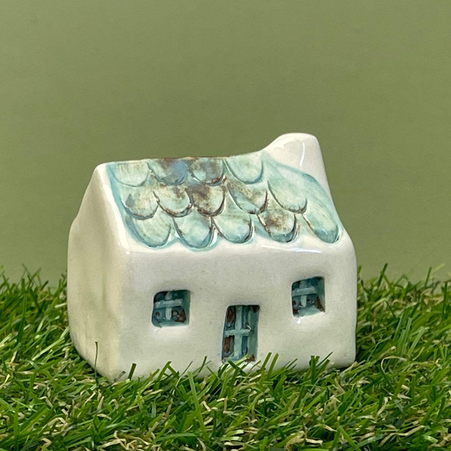 Ceramic cottage 10