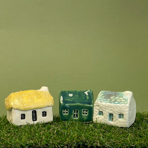 Ceramic cottage thatched 8