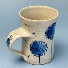 Load image into Gallery viewer, Ceramic mug Allium.
