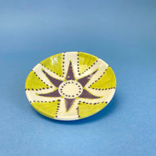 Load image into Gallery viewer, Ceramic decorative dish 1
