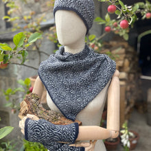 Load image into Gallery viewer, Luxury mitts - 12
