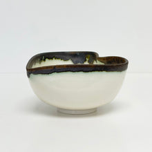 Load image into Gallery viewer, Heart shaped bowl - medium
