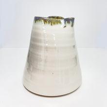 Load image into Gallery viewer, Heart shaped bud vase - large
