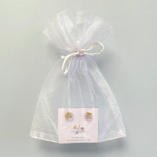 Load image into Gallery viewer, Glass and gold stud earrings - pastel
