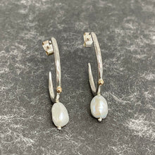 Load image into Gallery viewer, Silver &amp; pearl stud earrings - hoop
