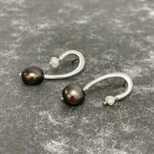 Load image into Gallery viewer, Silver &amp; pearl stud earrings - curve
