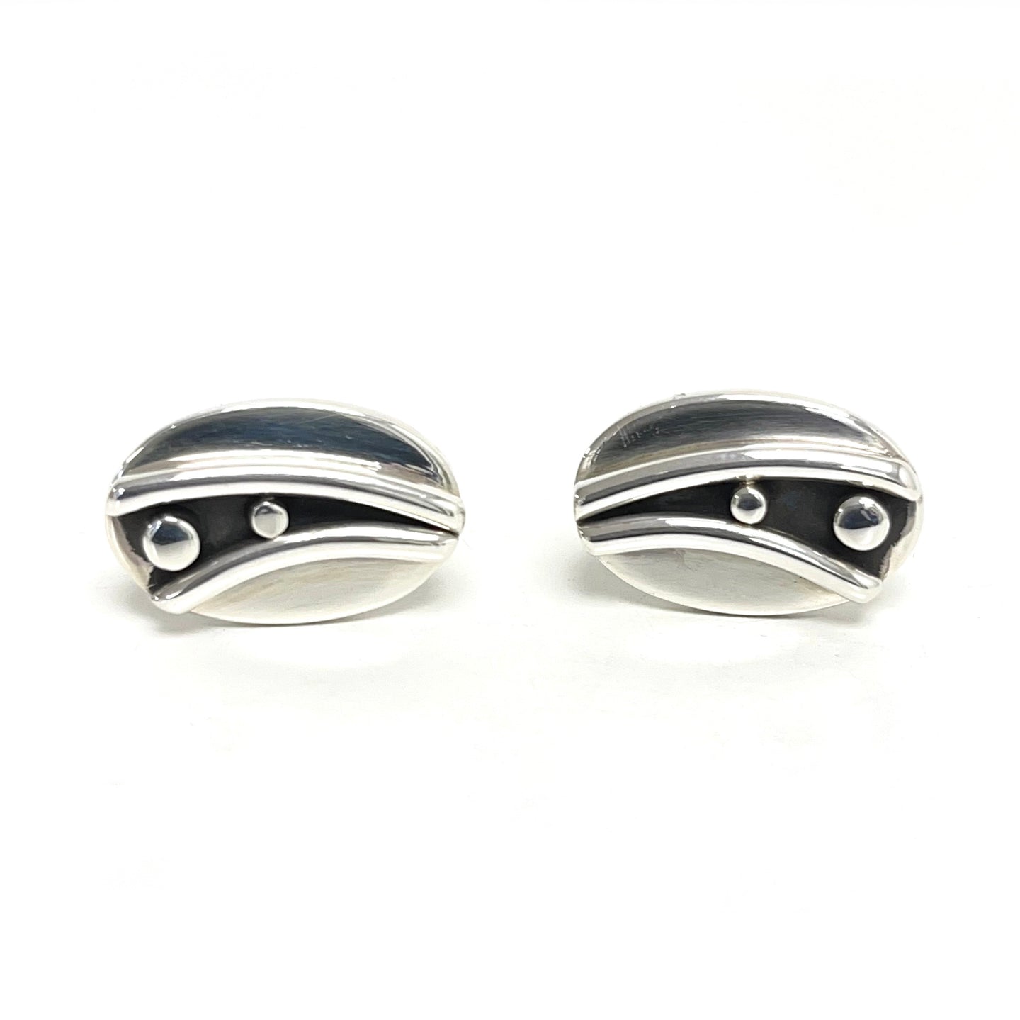 Oval cufflinks