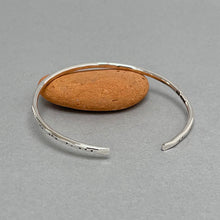 Load image into Gallery viewer, Open silver bangle - dots
