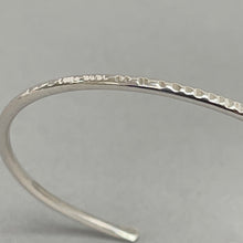 Load image into Gallery viewer, Open silver bangle - textured
